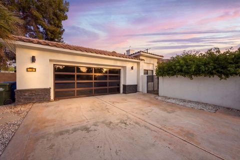 Photo of 2800 E Vista Chino, Palm Springs, CA 92262 (MLS # 219147819DA)