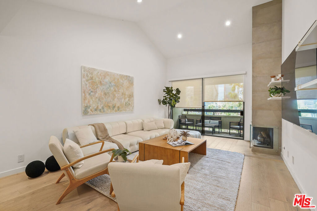 2122 Century Park Lane 410