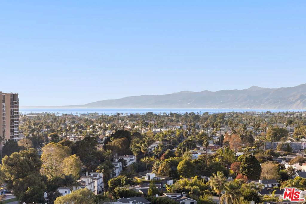 13700 Marina Pointe Drive 1410