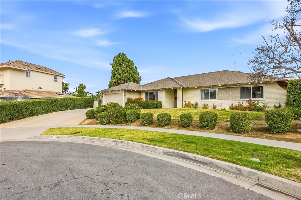 1631 Benita Marie Crest