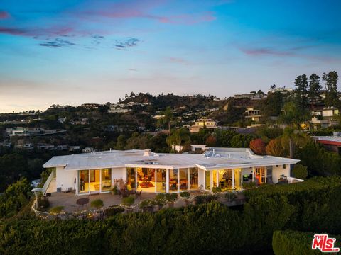 Photo of 1515 Blue Jay Way, Los Angeles, CA 90069 (MLS # 26636693)