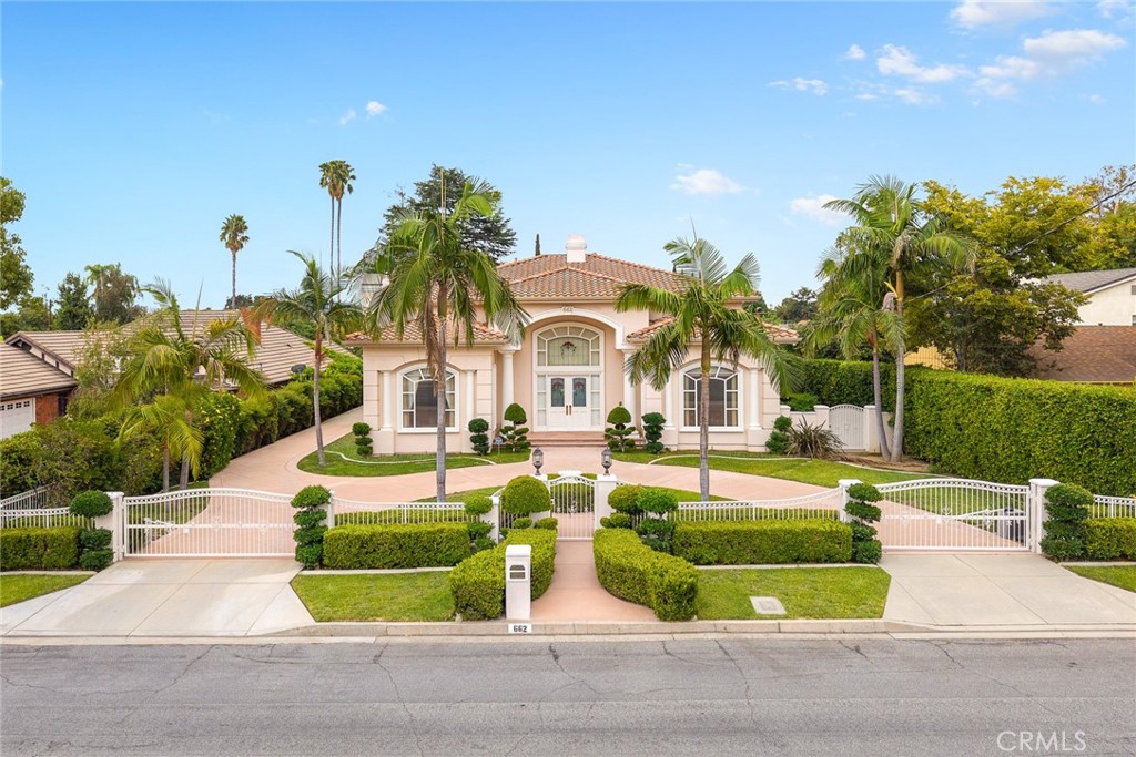 Properties 3 662 W Norman Avenue