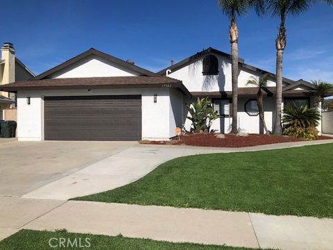17946 Fairfax Fontana CA 92336