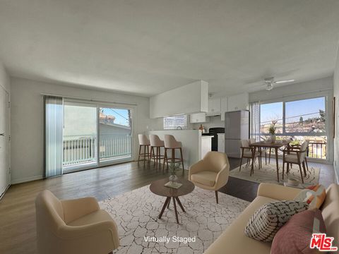 Photo of 220 E Hyde Park BLVD #1, Inglewood, CA 90302 (MLS # 26834625)