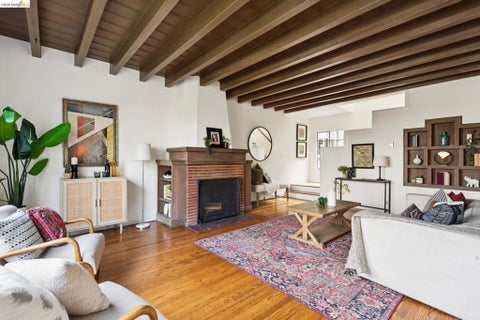 Photo of 208 Lee St ST, Oakland, CA 94610 (MLS # 41147324)