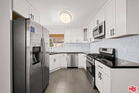 Photo of 610 Venice Way #101, Inglewood, CA 90302 (MLS # 25613949)