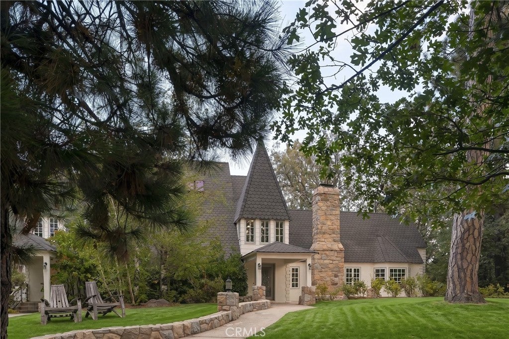 1079 Sherwood