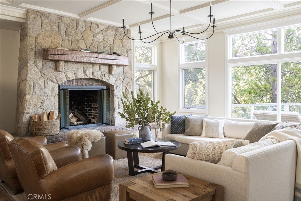1079 Sherwood
