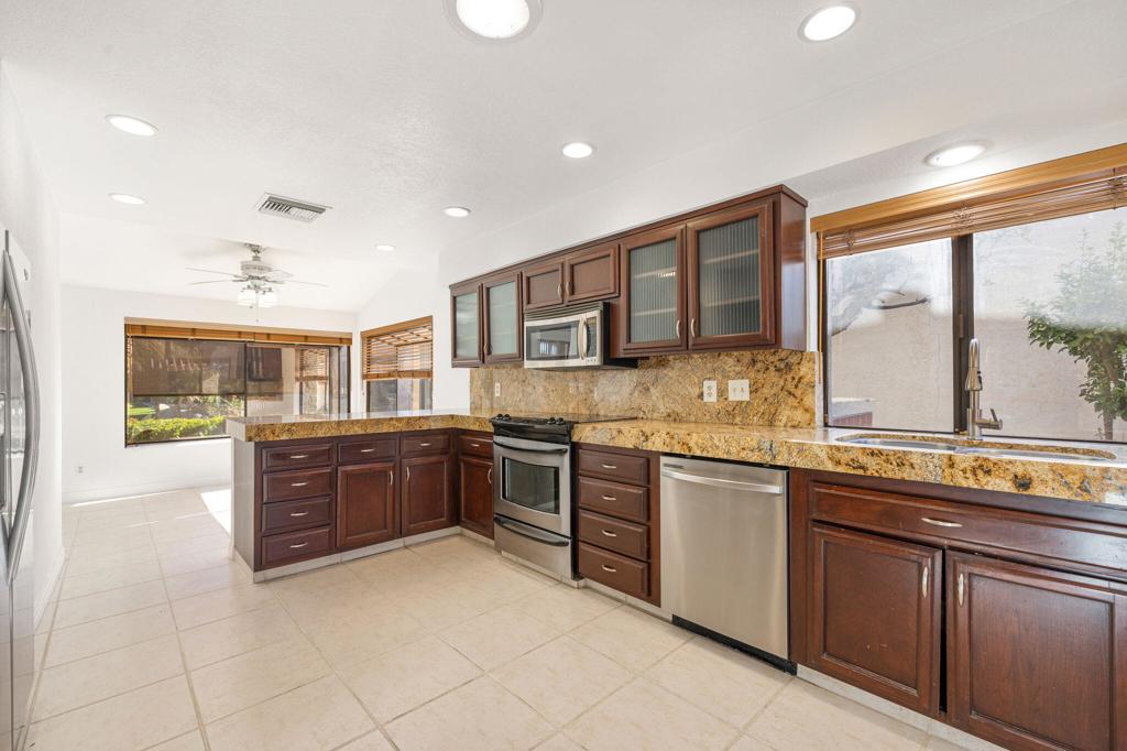 Los Lagos - Residential