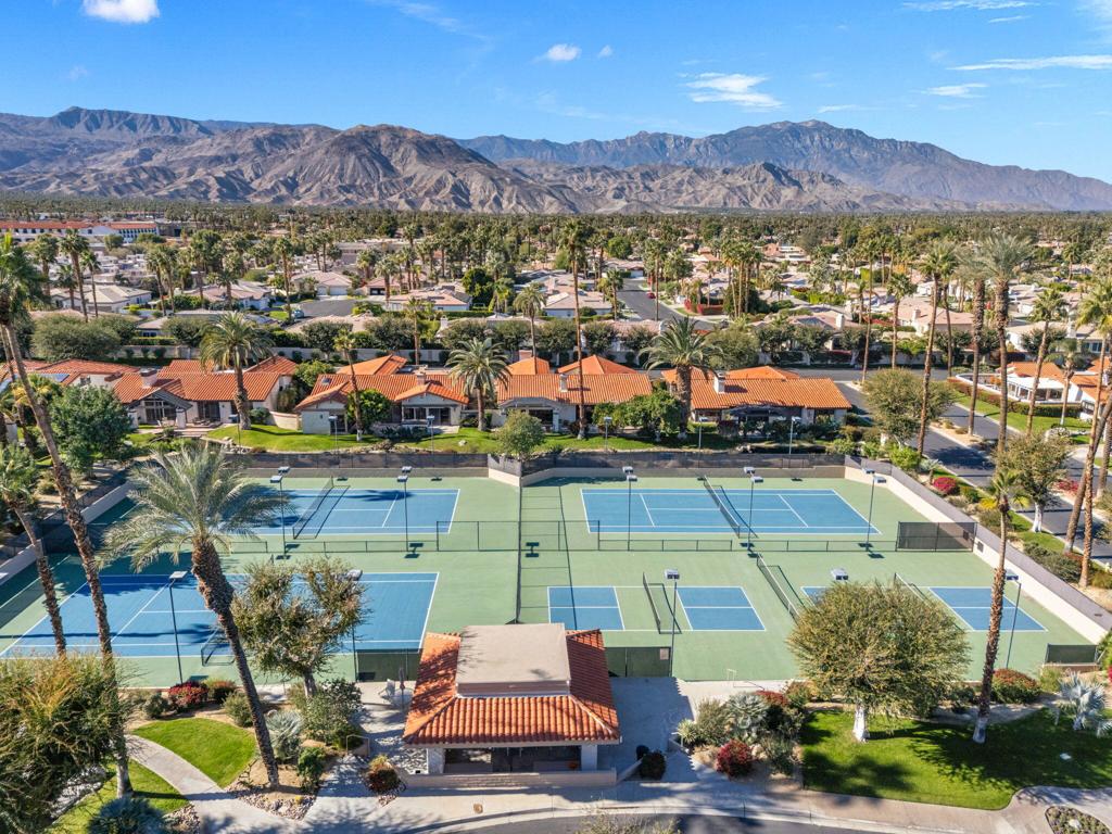 Los Lagos - Residential