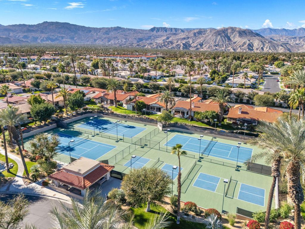 Los Lagos - Residential