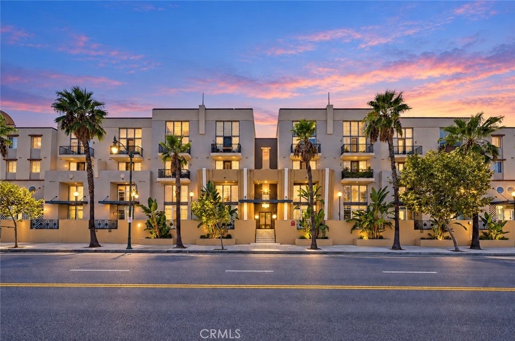 360 W Avenue 26 446
