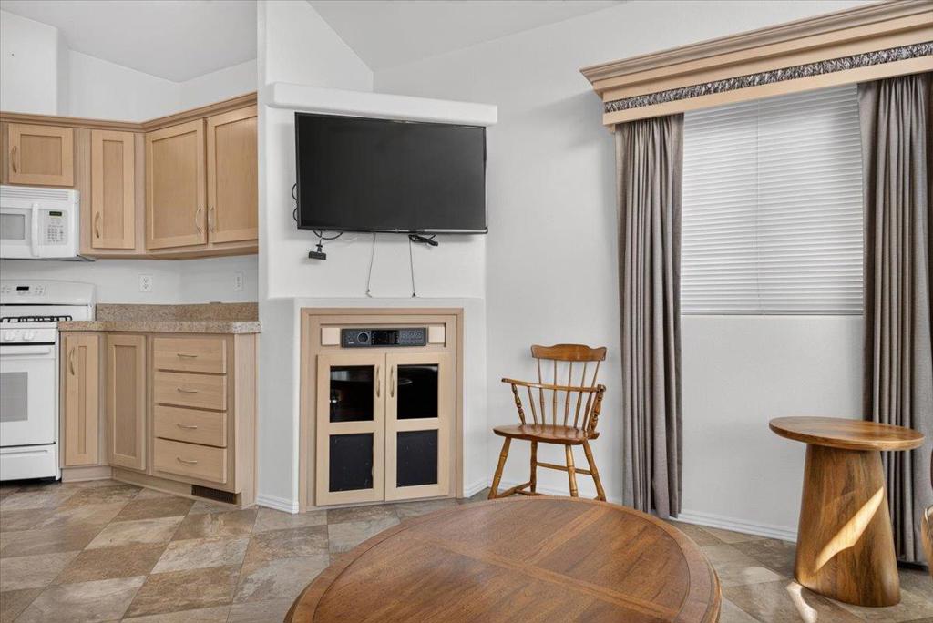835 Kimball Avenue 2