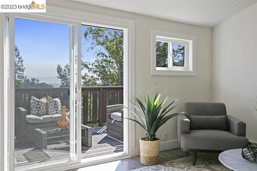 MONTCLAIR - Residential