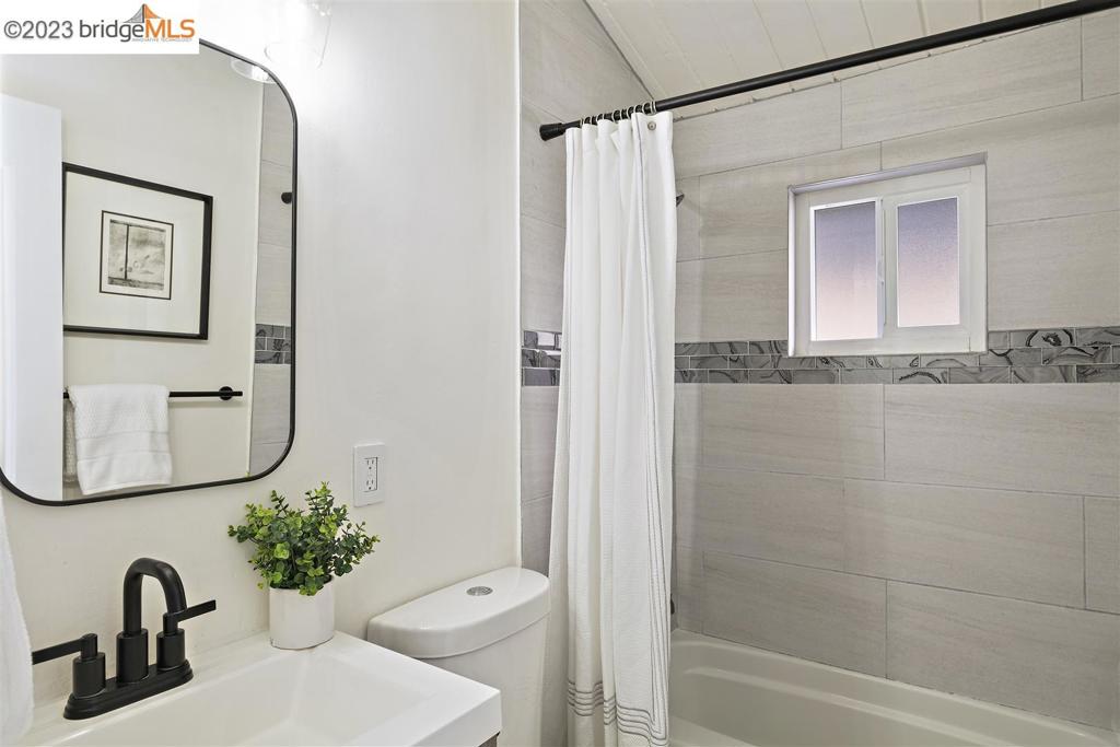 MONTCLAIR - Residential