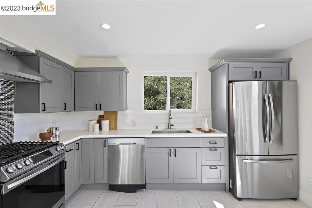 MONTCLAIR - Residential