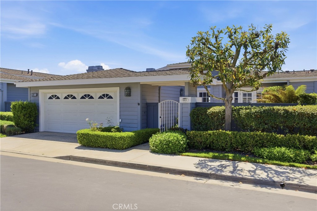 3611 Daffodil Avenue 38