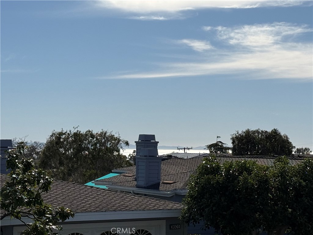 3611 Daffodil Avenue 38