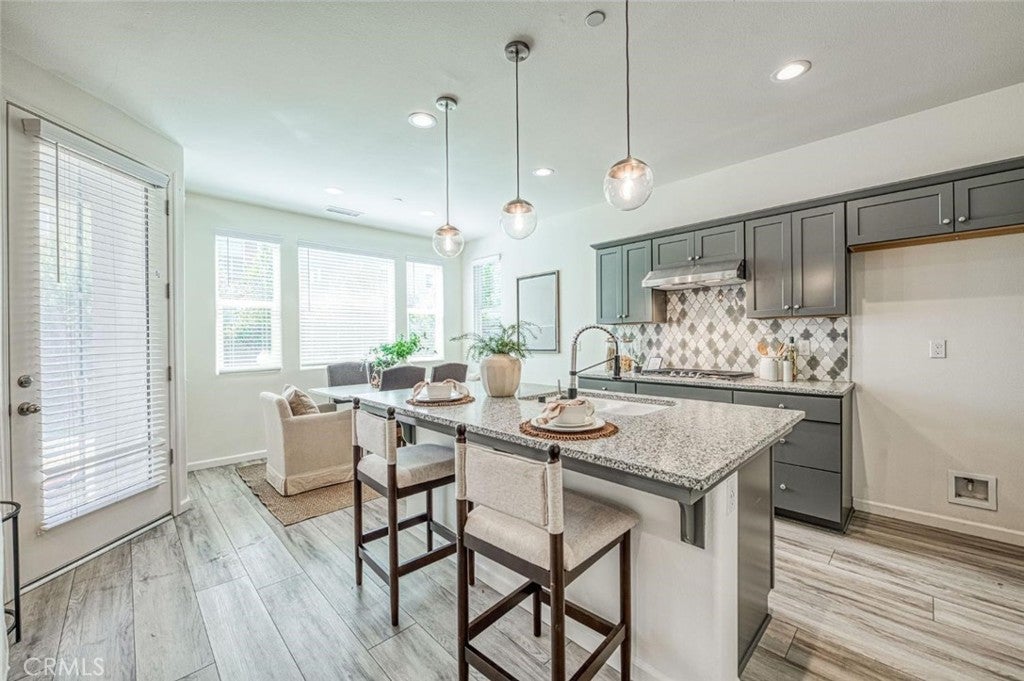 Properties 4 876 Winchell W