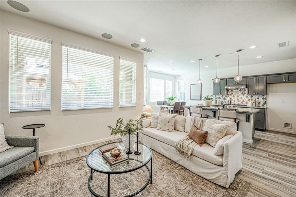 Properties 3 876 Winchell W