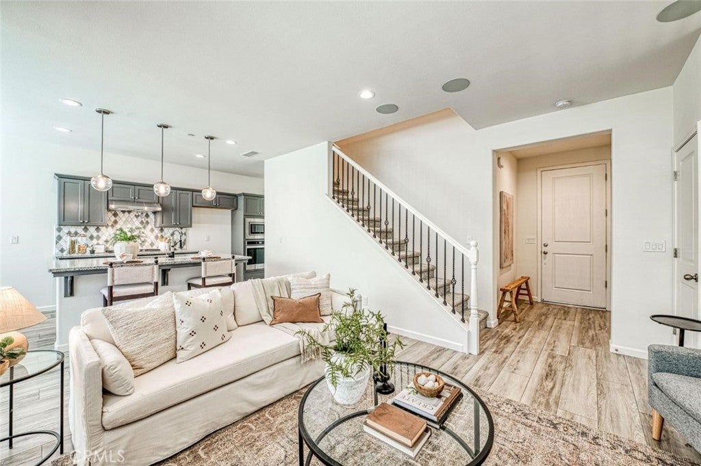 Properties 2 876 Winchell W