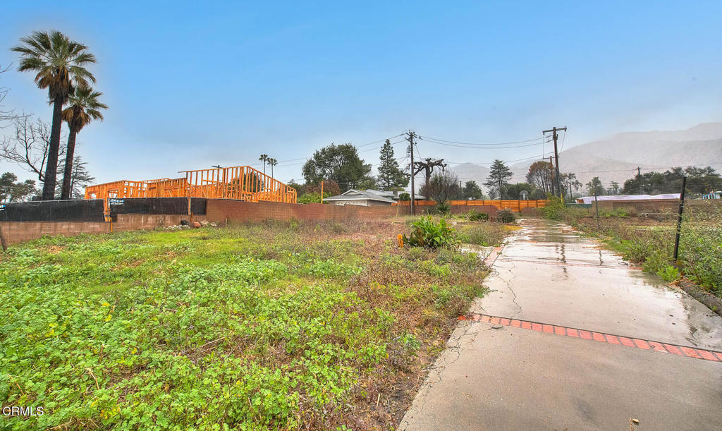 283 E Mariposa Street