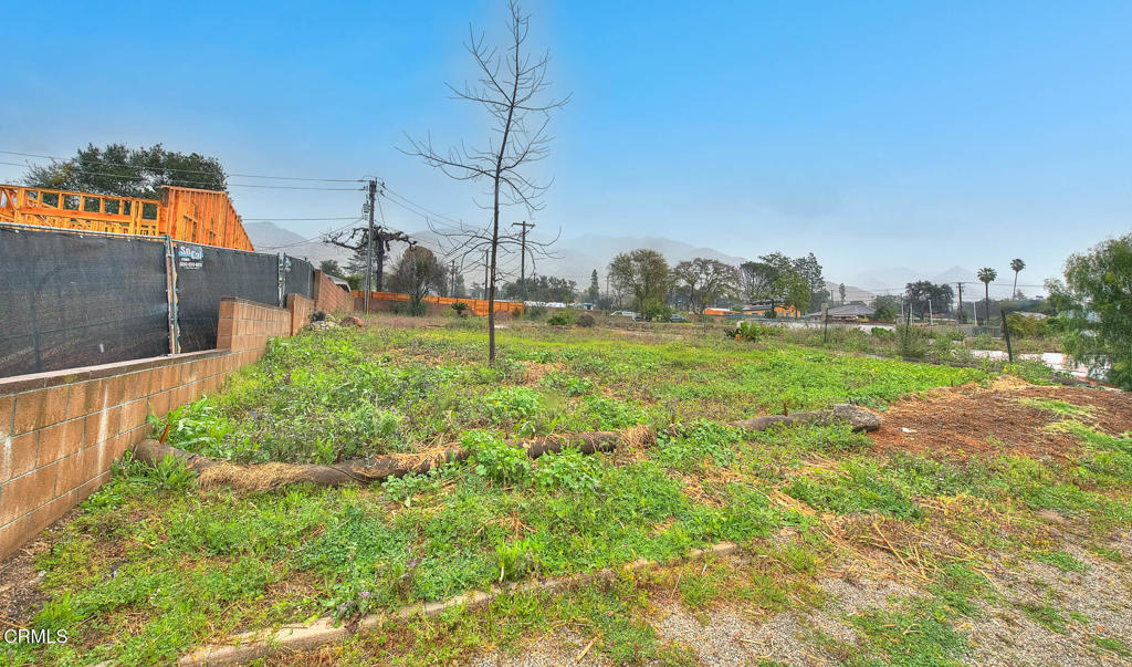 283 E Mariposa Street