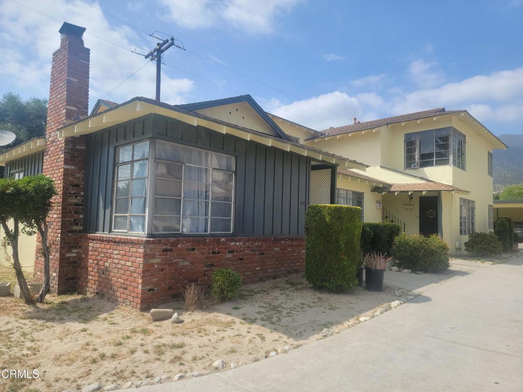 637 W Altadena Drive