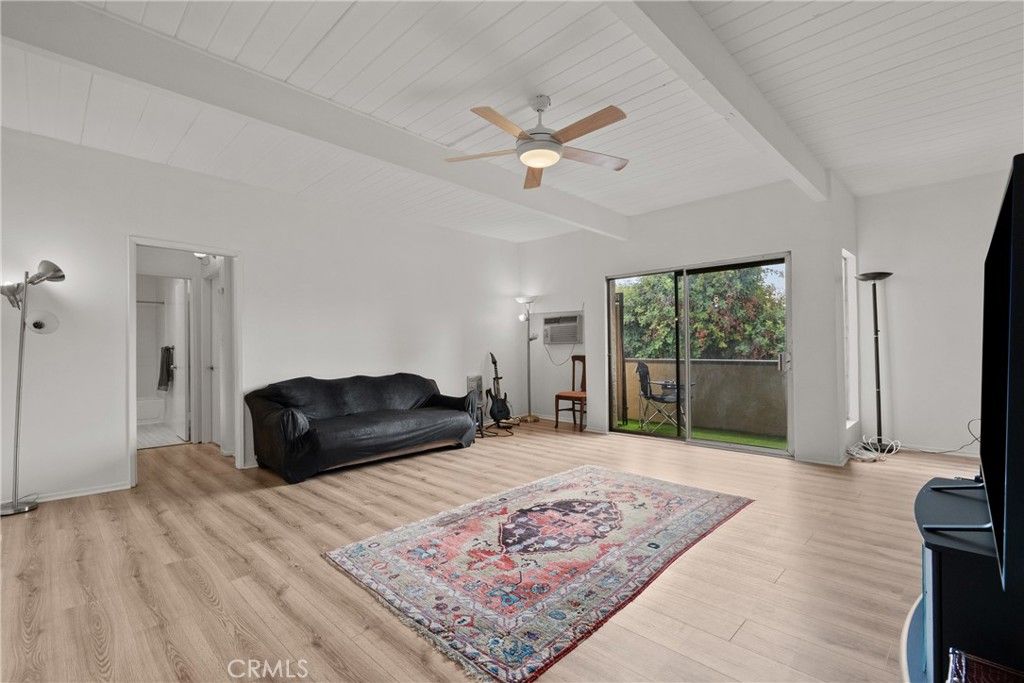 Photo of 12014 Kling St #23, Valley Village, CA 91607 (MLS # SR25245736)