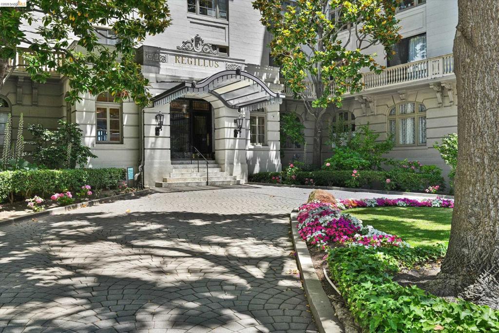 200 Lakeside Dr 801