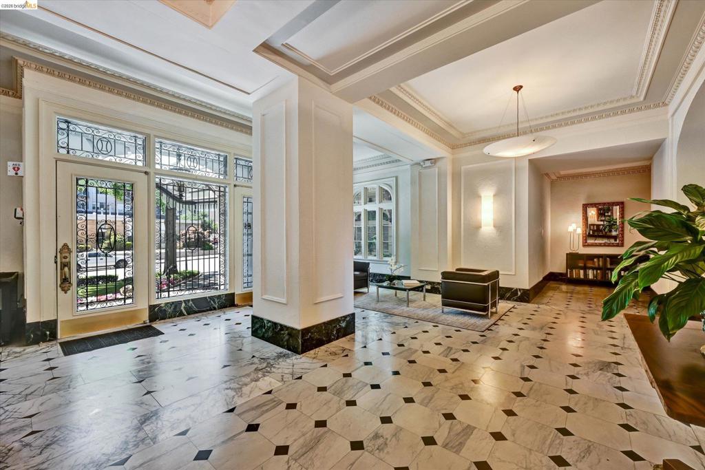 200 Lakeside Dr 801