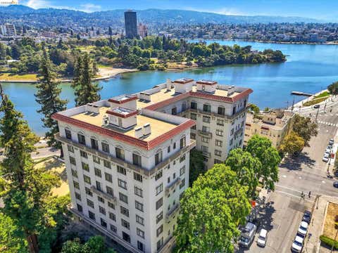 Photo of 200 Lakeside Dr DR #801, Oakland, CA 94612 (MLS # 41136561)