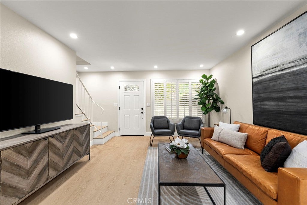 4524 Jamestown