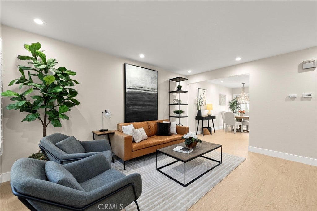 4524 Jamestown