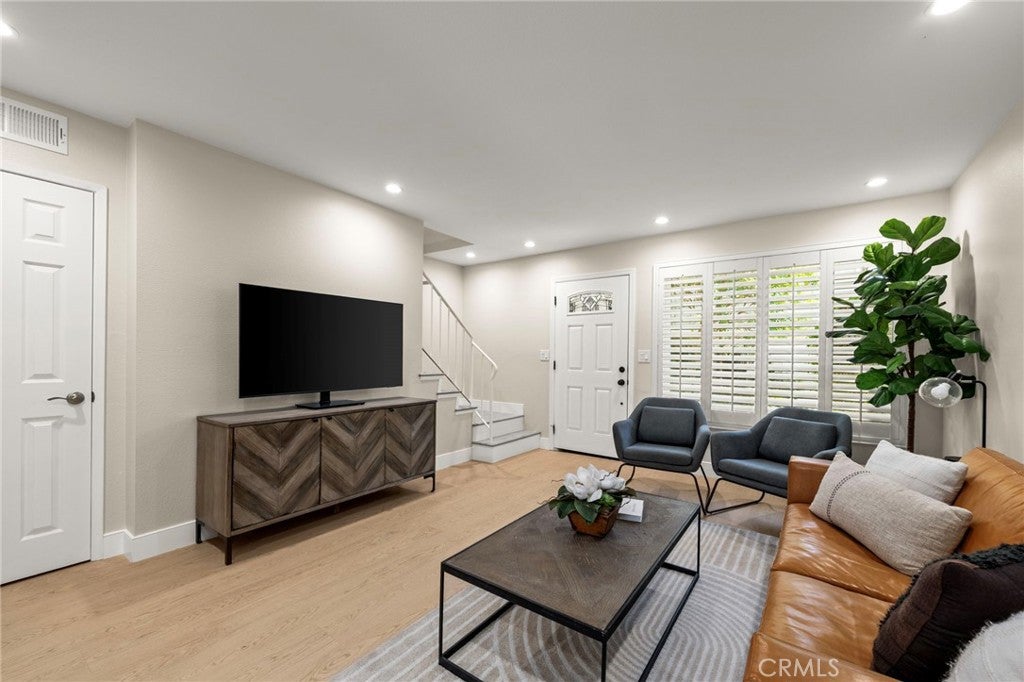 4524 Jamestown