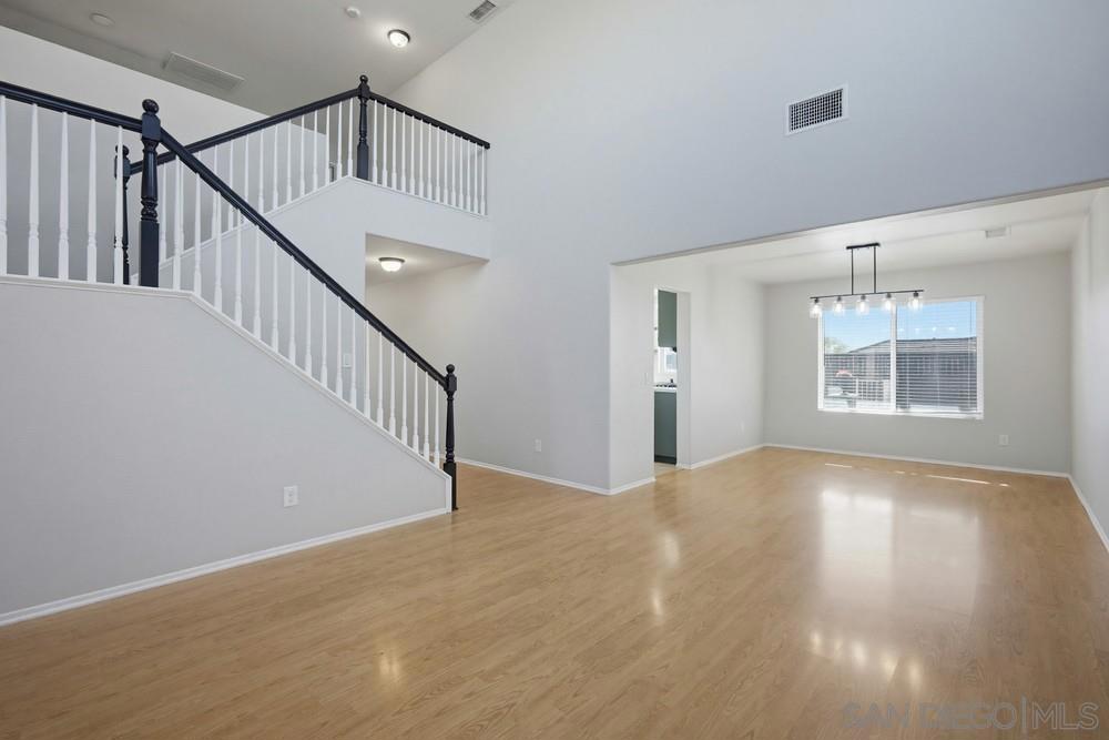 27983 Springhaven St