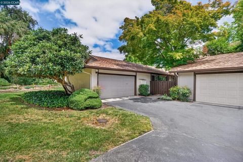 Photo of 1941 Countrywood Ct Ct, Walnut Creek, CA 94598 (MLS # 41136171)