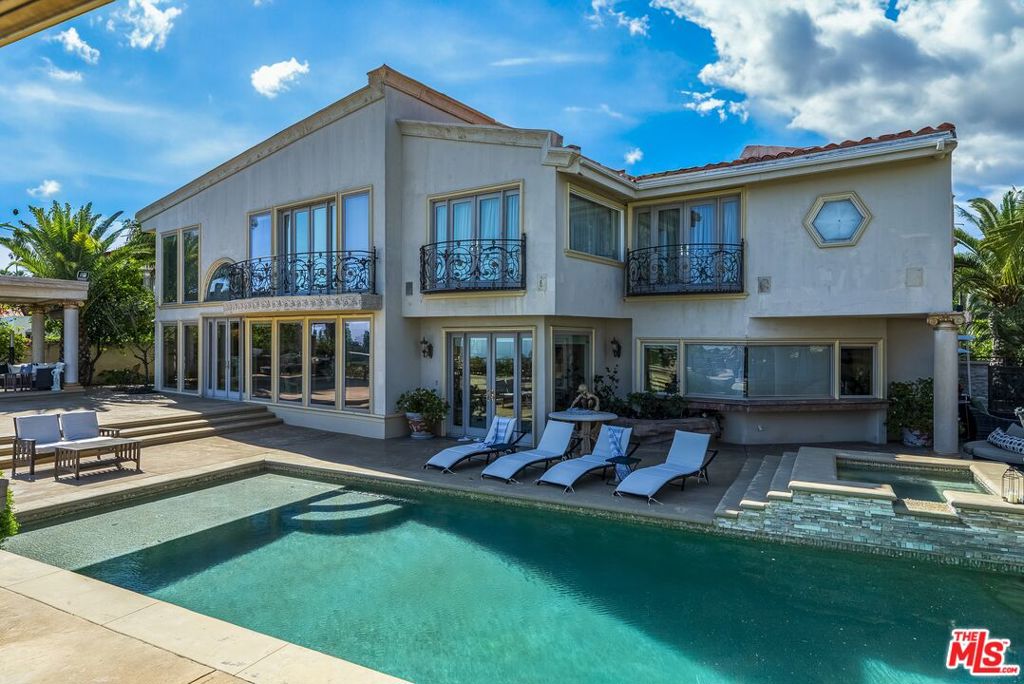 2716 Casiano Road