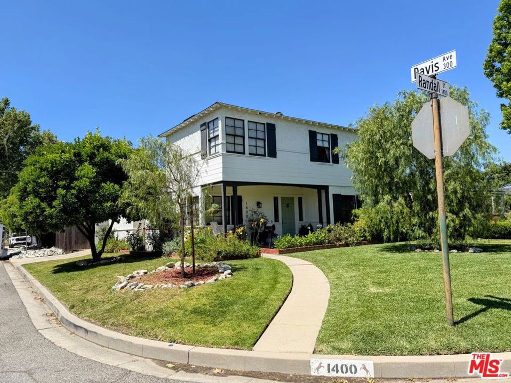 Photo of 1400 Randall Street, Glendale, CA 91201 (MLS # 26827461)
