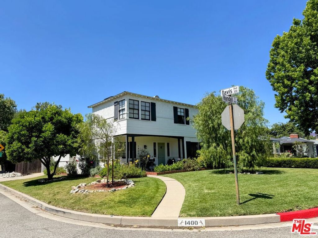 Photo of 1400 Randall Street, Glendale, CA 91201 (MLS # 26827461)