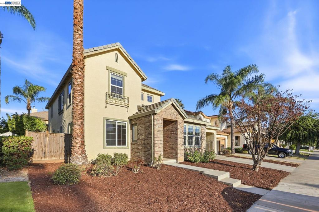 565 Presidio Pl