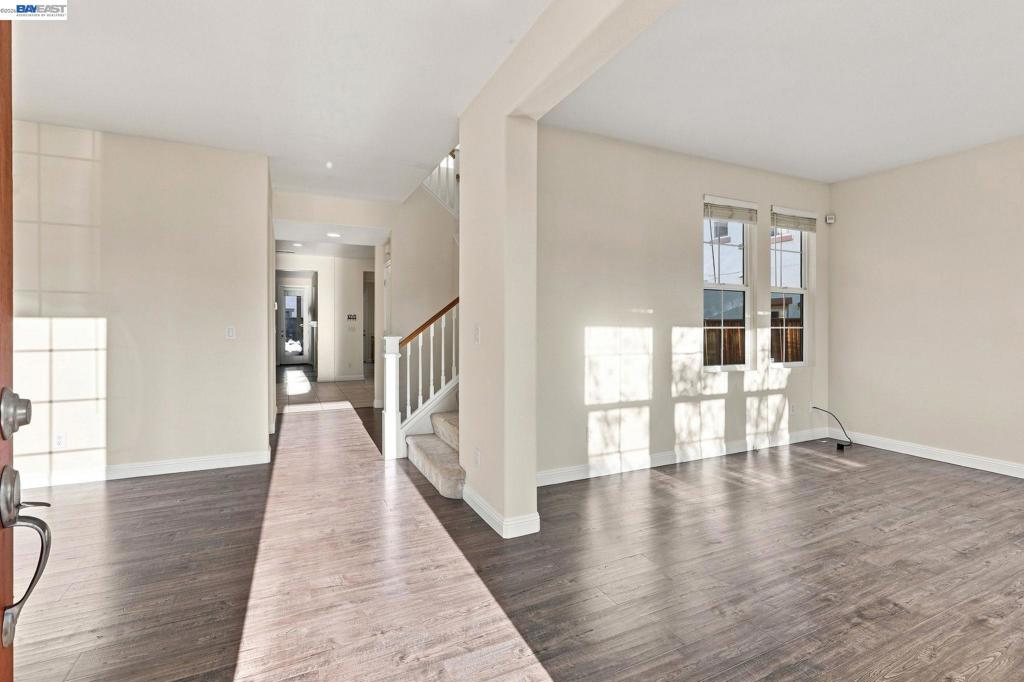 565 Presidio Pl