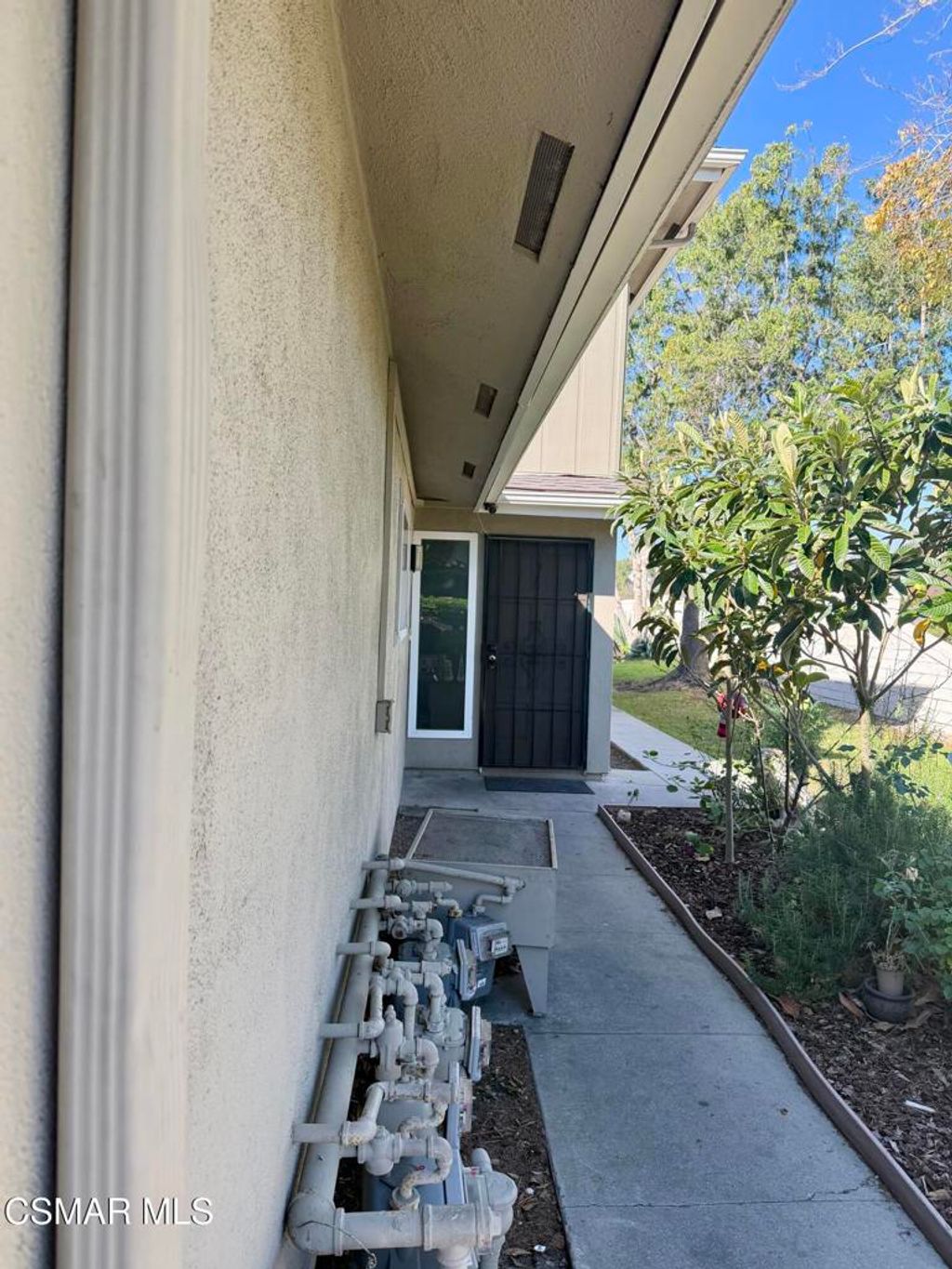 Photo of 676 Avenida Del Platino, Newbury Park, CA 91320 (MLS # 226000962)