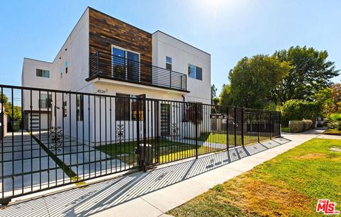 Photo of 14528 Killion Street, Sherman Oaks, CA 91411 (MLS # 26644235)