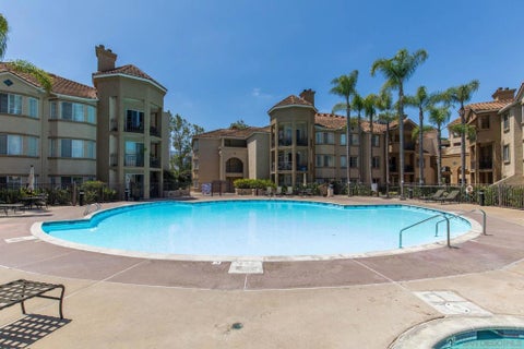 Tiny photo for 550 Camino De La Reina #107, San Diego, CA 92108 (MLS # 260013650SD)
