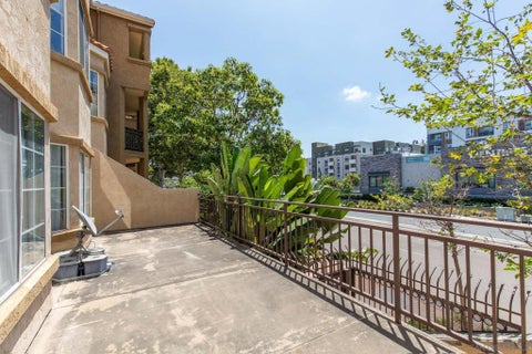 Tiny photo for 550 Camino De La Reina #107, San Diego, CA 92108 (MLS # 260013650SD)