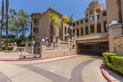 Tiny photo for 550 Camino De La Reina #107, San Diego, CA 92108 (MLS # 260013650SD)