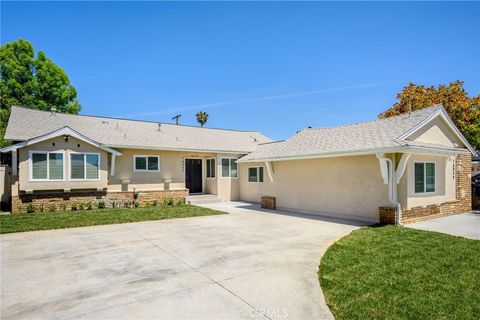 Photo of 16057 Knapp St, North Hills, CA 91343 (MLS # GD26093350)