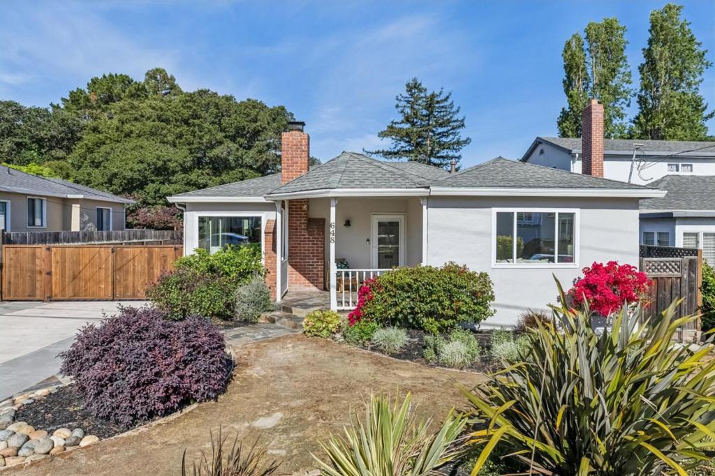 648 Guadalupe Avenue