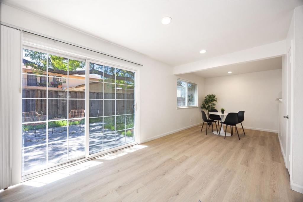 1395 Ontario Lane